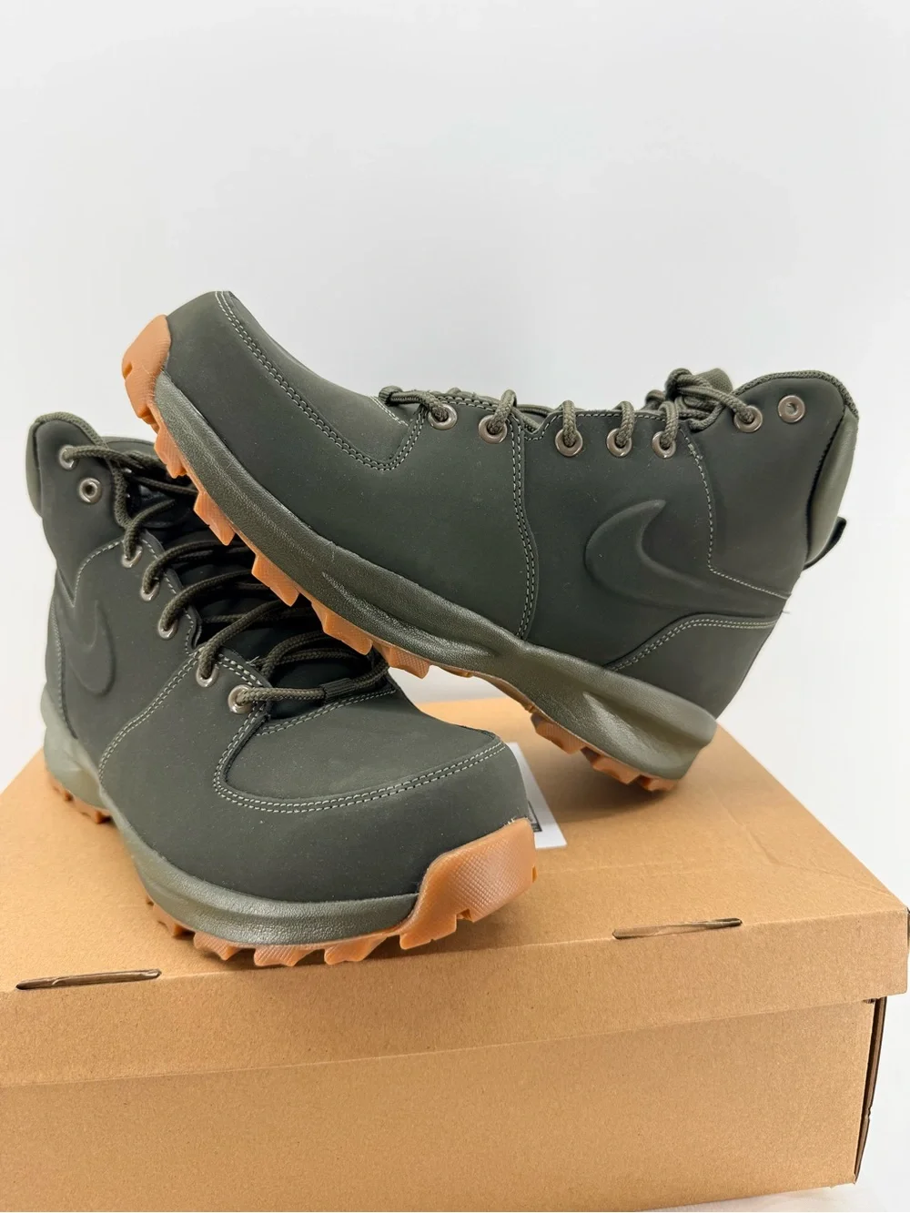 -Nike Manos Size 9.5M